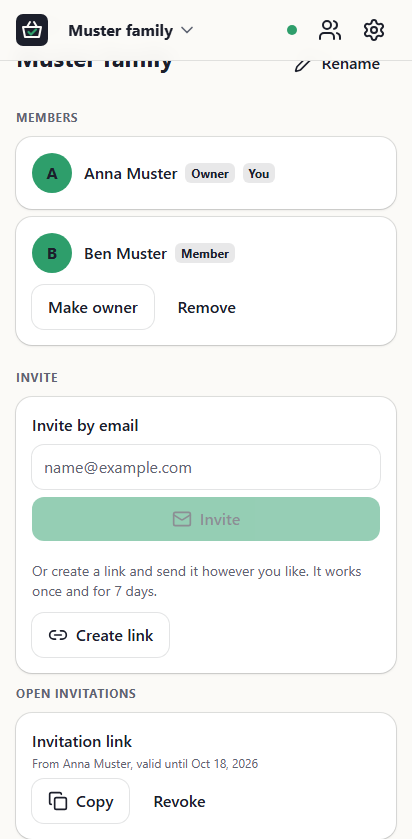 The family page with two members and an open invitation link